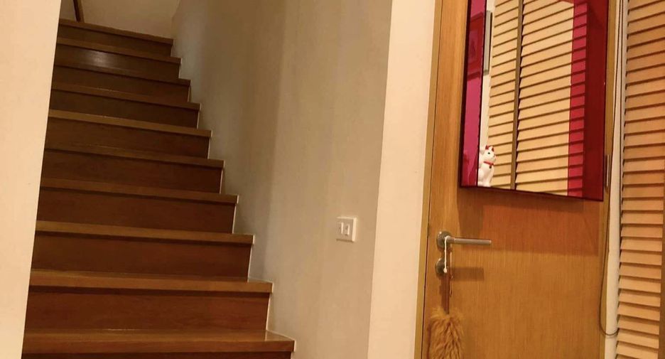 Casa en venta de 5 habitaciones en Bang Kapi, Bangkok