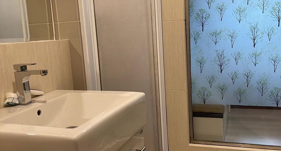 Condo en alquiler de 2 habitaciones en Huai Khwang, Bangkok