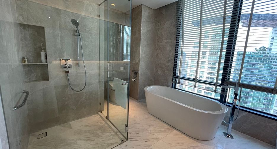 Wohnung zur Miete mit 2 Zimmer in Pathum Wan, Bangkok