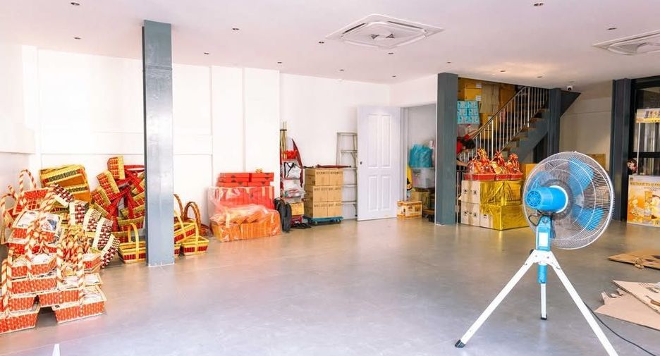 For rent retail Space in Samphanthawong, Bangkok