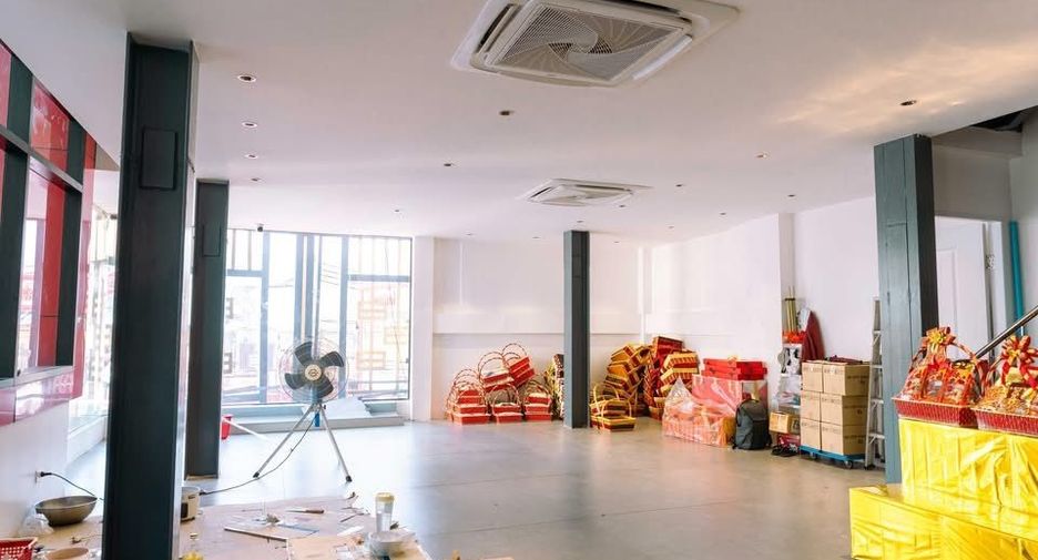 For rent retail Space in Samphanthawong, Bangkok