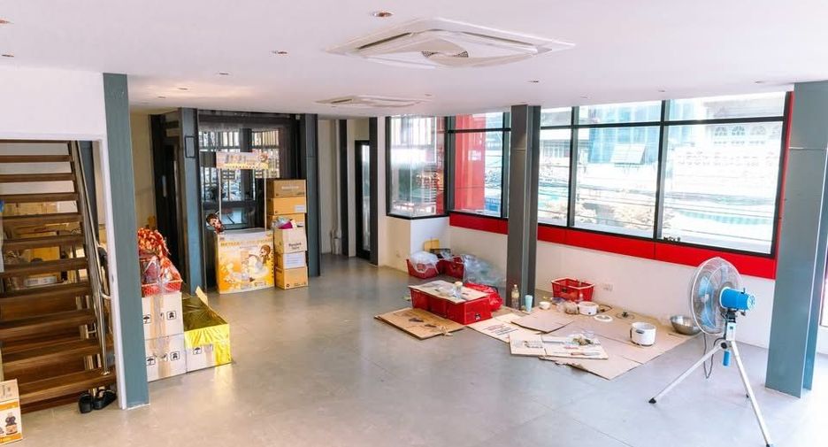 For rent retail Space in Samphanthawong, Bangkok