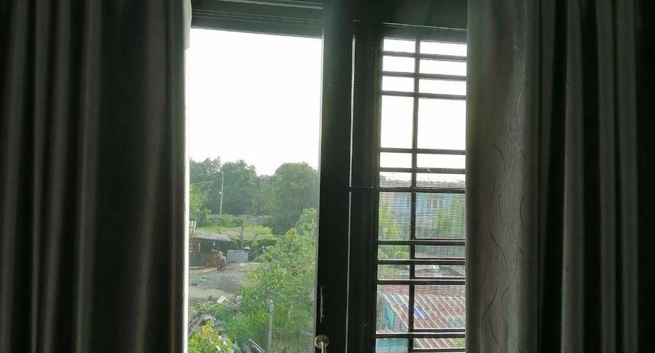 Reihenhaus zum Kauf mit 3 Zimmer in Saphan Sung, Bangkok
