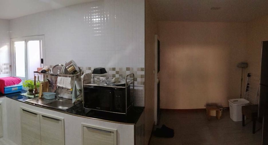 Reihenhaus zum Kauf mit 3 Zimmer in Saphan Sung, Bangkok