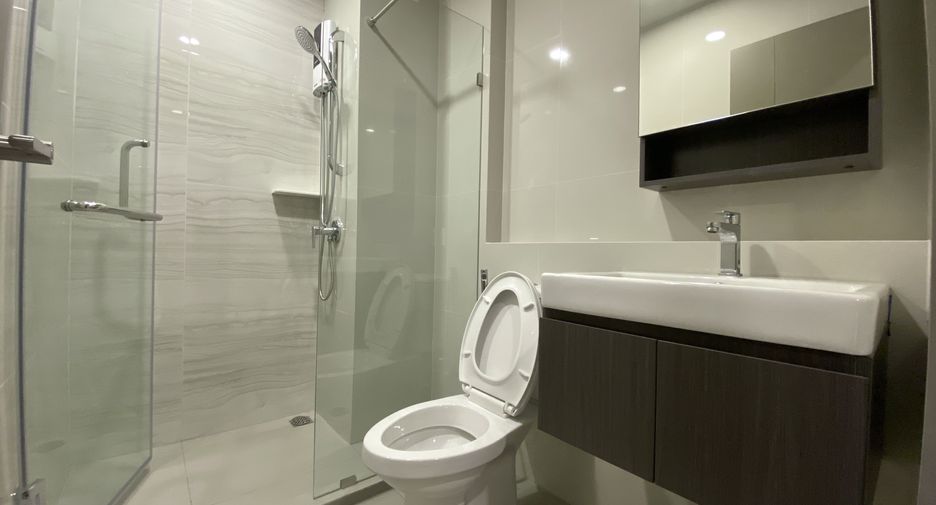 For rent 1 bed condo in Phra Khanong, Bangkok