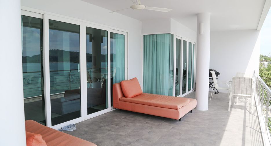 For rent 4 bedrooms villa 