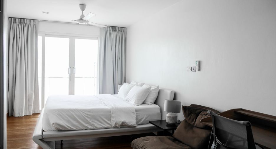 For rent 4 bedrooms villa 