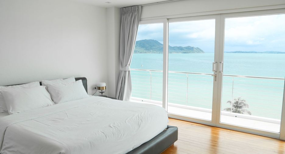 For rent 4 bedrooms villa 