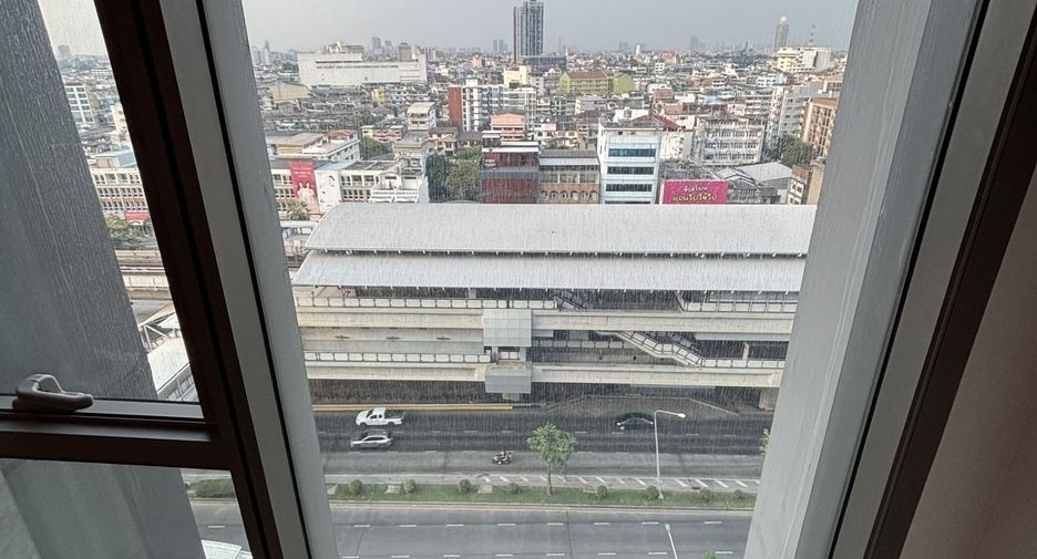 For rent 2 bedrooms condo in Khlong San, Bangkok