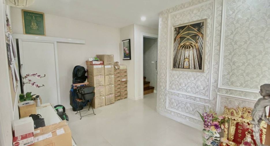 ให้เช่า 3 ห้องนอน ทาวน์เฮ้าส์ ใน ยานนาวา, กรุงเทพฯ