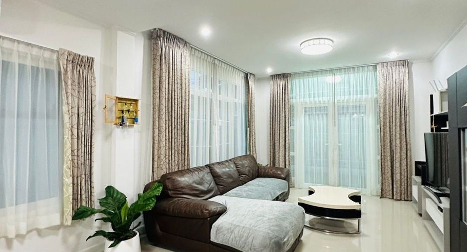 For sale 4 bedrooms house in Mueang Phuket, Phuket
