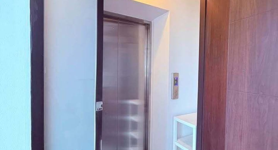 For sale 1 bed condo in Pathum Wan, Bangkok