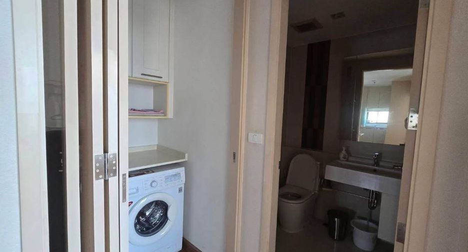 For rent 2 bedrooms condo in Phra Khanong, Bangkok