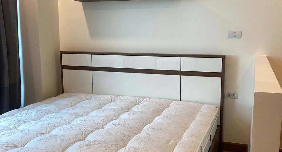 For sale studio condo in Bang Rak, Bangkok