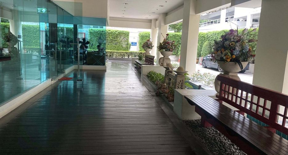 For sale studio condo in Bang Rak, Bangkok