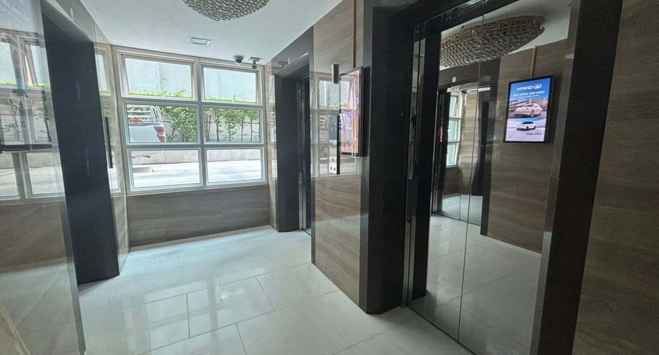 For sale studio condo in Bang Rak, Bangkok