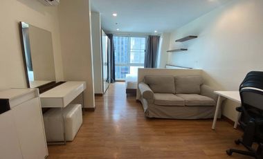 À vendre studio condo à Bang Rak, Bangkok