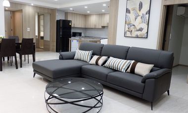 For rent 3 bedrooms condo in Khlong Toei, Bangkok