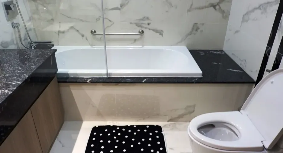 For rent 3 bedrooms condo in Khlong Toei, Bangkok