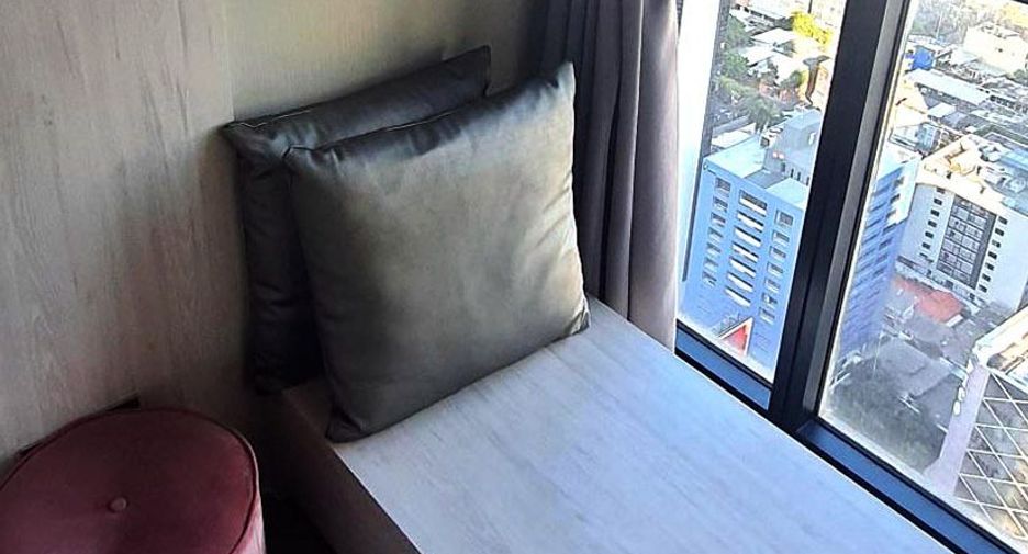 For sale studio condo in Khlong Toei, Bangkok