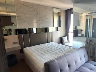 For sale studio condo in Khlong Toei, Bangkok