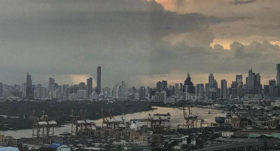 For rent studio condo in Phra Khanong, Bangkok