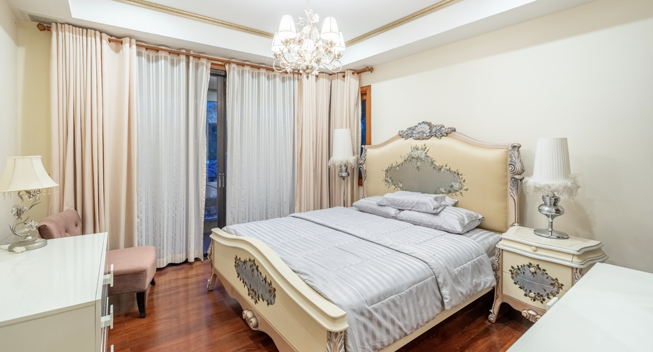 For sale 4 bedrooms villa in Thalang, Phuket