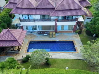Villa en venta de 4 habitaciones en Thalang, Phuket