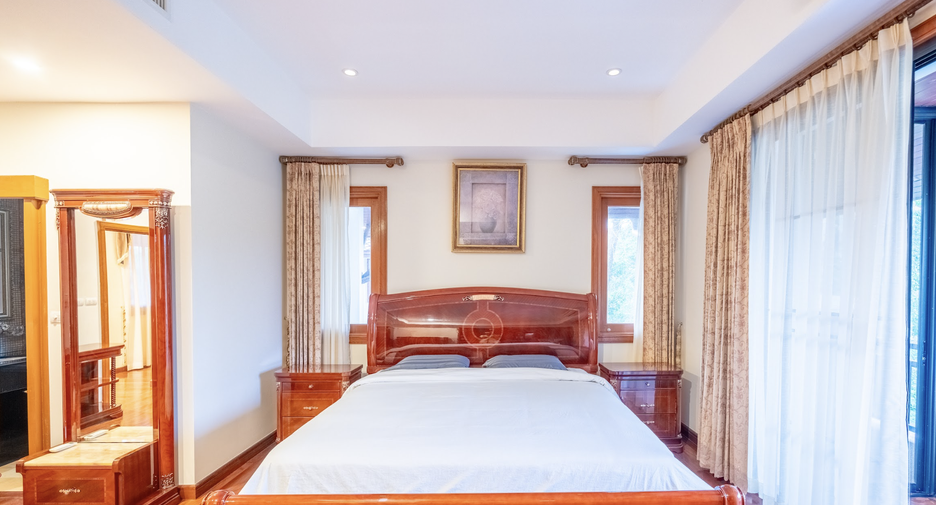 For sale 4 bedrooms villa in Thalang, Phuket