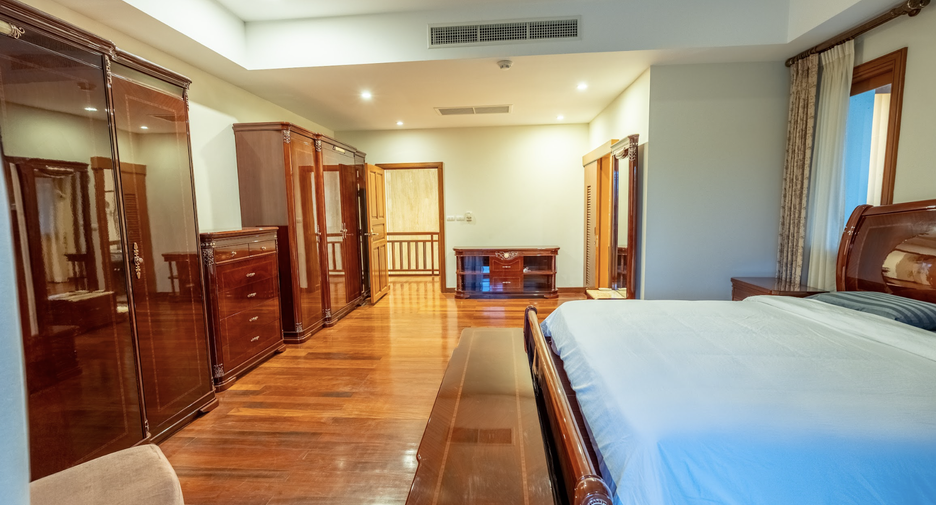For sale 4 bedrooms villa in Thalang, Phuket