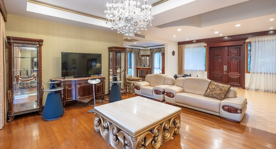 For sale 4 bedrooms villa in Thalang, Phuket