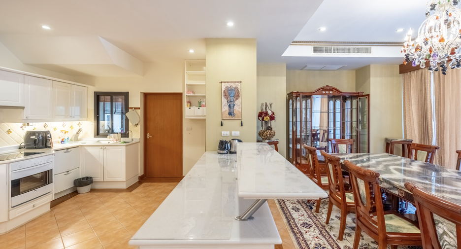 For sale 4 bedrooms villa in Thalang, Phuket