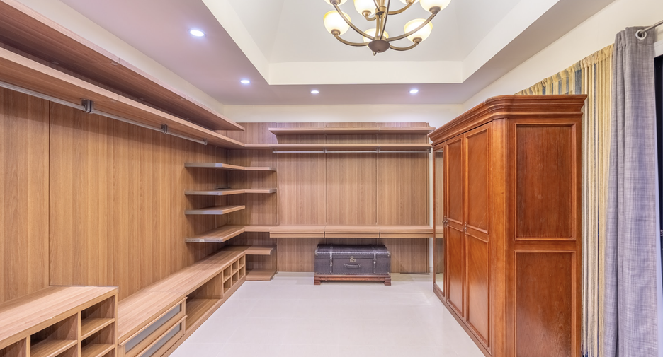 For sale 4 bedrooms villa in Thalang, Phuket