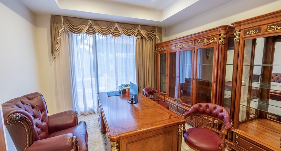 For sale 4 bedrooms villa in Thalang, Phuket