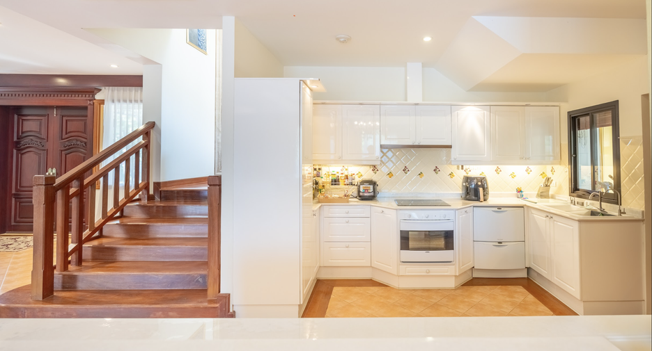 For sale 4 bedrooms villa in Thalang, Phuket