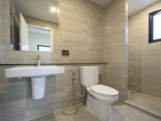 Продажа 4 спальни дом в Кхлонг Сам Ща, Бангкок