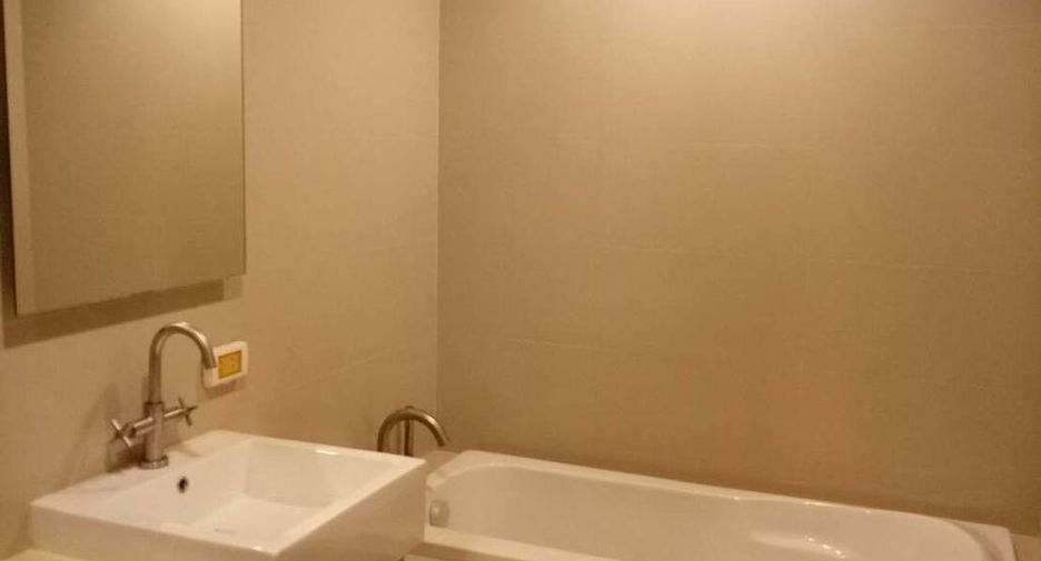 For rent 2 bedrooms condo in Khlong San, Bangkok