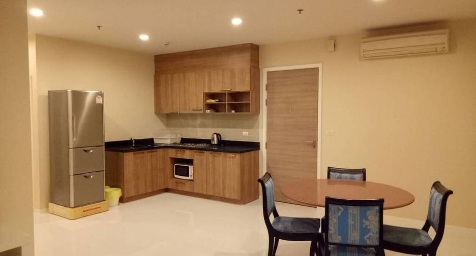 For rent 2 bedrooms condo in Khlong San, Bangkok