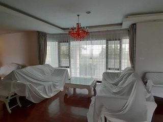 For rent 3 bedrooms condo in Yan Nawa, Bangkok