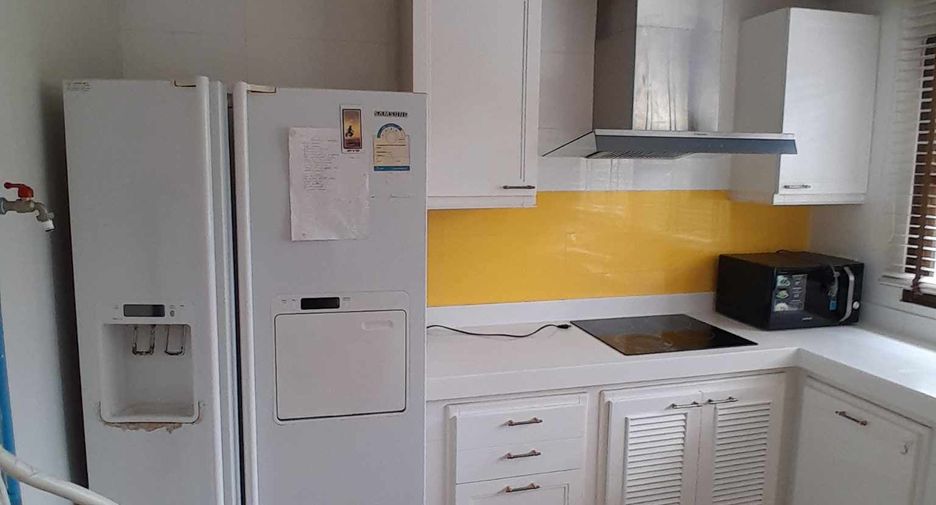For rent 3 bedrooms condo in Yan Nawa, Bangkok