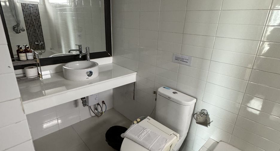 For rent 2 bedrooms apartment in Watthana, Bangkok