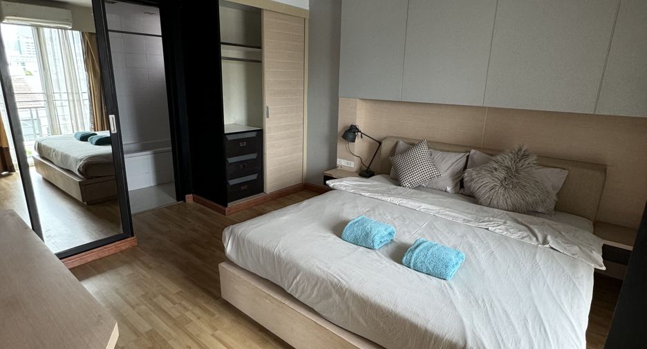 For rent 2 bedrooms apartment in Watthana, Bangkok