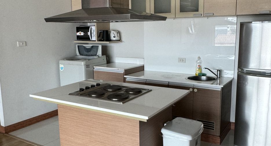 For rent 2 bedrooms apartment in Watthana, Bangkok