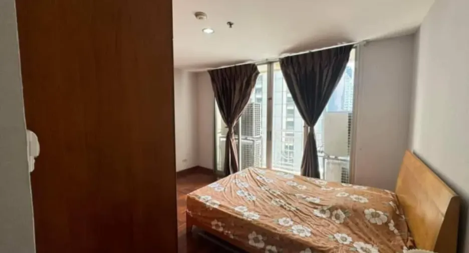 For sale 2 bedrooms condo in Watthana, Bangkok