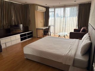 Wohnung zur Miete mit Studio in Khlong Toei, Bangkok