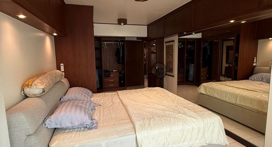 For rent 2 bedrooms apartment 