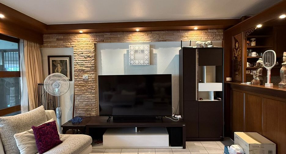For rent 2 bedrooms apartment 