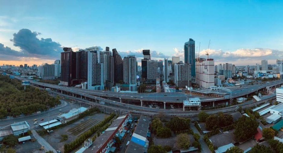 For rent 2 ベッドルーム condo in Watthana, Bangkok