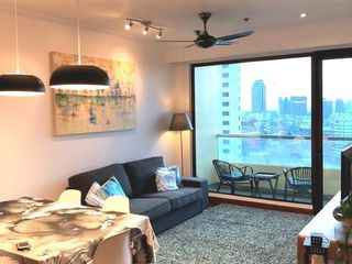 À louer 2 chambres condo à Khlong San, Bangkok
