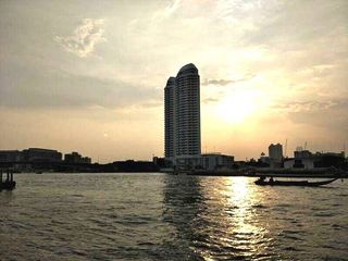 À louer 2 chambres condo à Khlong San, Bangkok